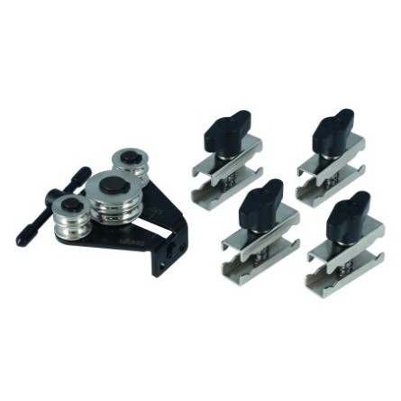 Cintreuse de conduites de frein et jeu de pinces