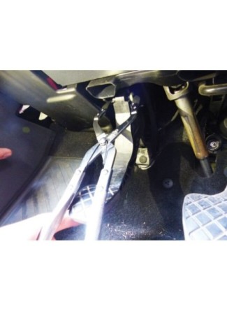 Pince pour axe d’émetteur d’embrayage