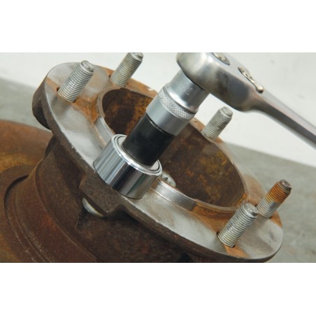 Jeu d'outils d'extraction et de montage de goujons de roue